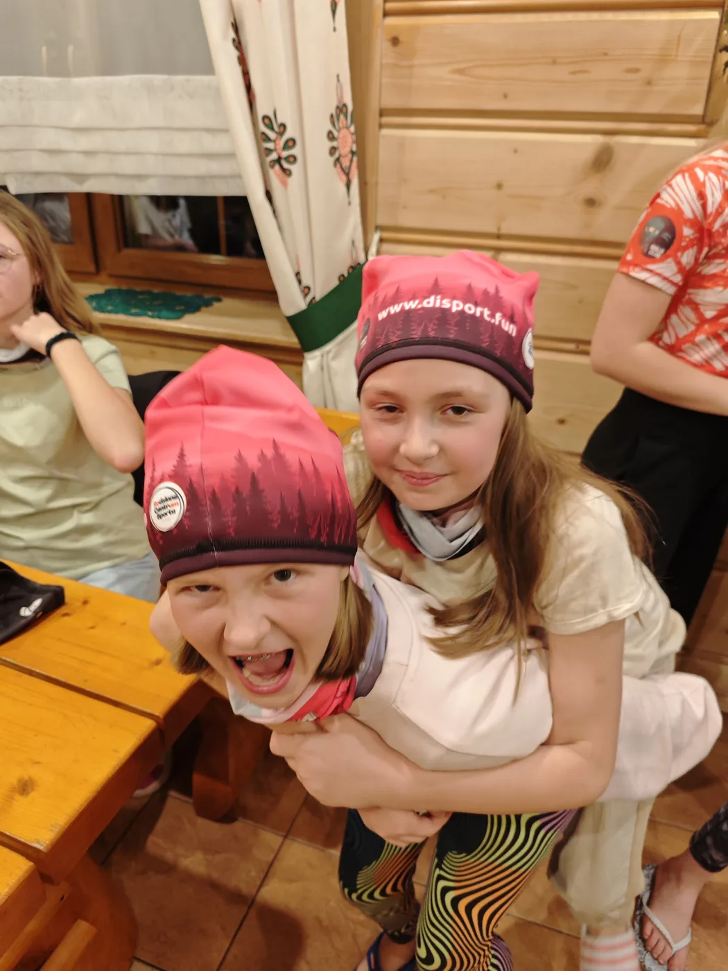 Uczestnicy obozu narciarskiego Ninja Club na stoku i w pensjonacie — zdjęcie 5